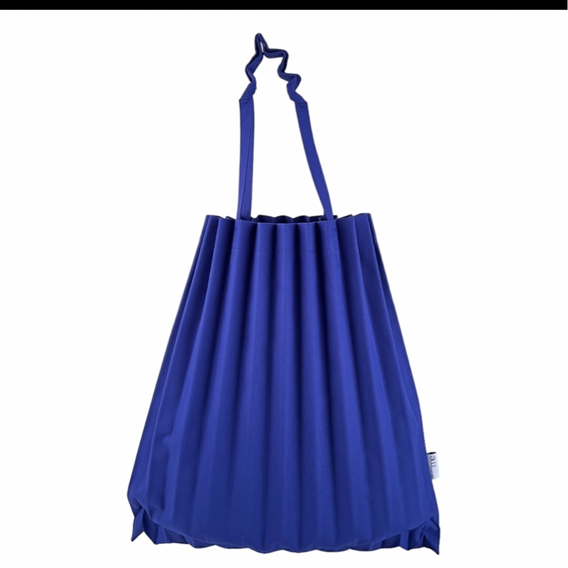 ISSEY MIYAKE BAOBAO- Me 系列皺褶旅行手樹幹包(寶藍色)-1