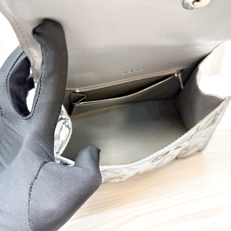 Balenciaga銀色抓皺羊皮小號Hourglass沙漏手提側背包751497-9