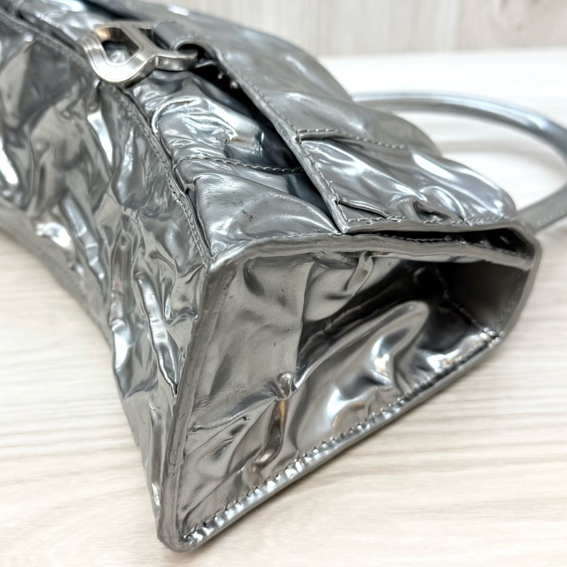 Balenciaga銀色抓皺羊皮小號Hourglass沙漏手提側背包751497-14