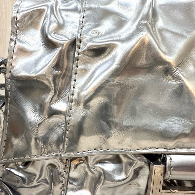 Balenciaga銀色抓皺羊皮小號Hourglass沙漏手提側背包751497-20