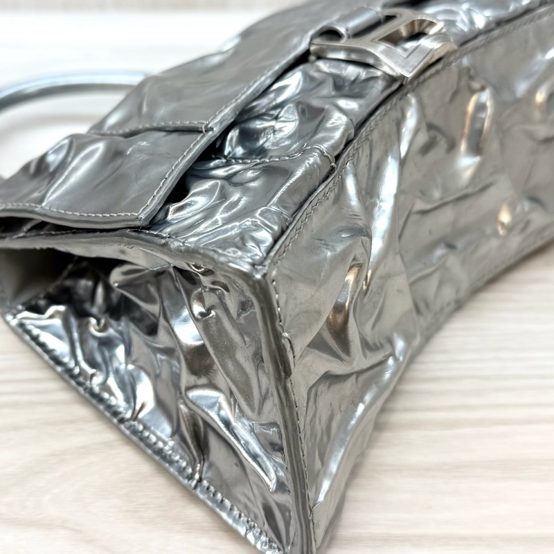 Balenciaga銀色抓皺羊皮小號Hourglass沙漏手提側背包751497-25