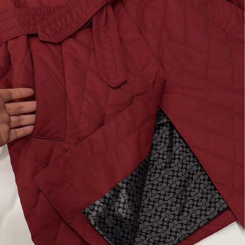 美國蔻馳 Coach 勃艮第紅菱格紋縫衍綁帶外套-5