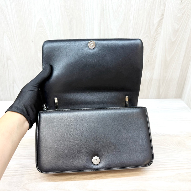 Burberry黑銀羊皮衍縫格紋TBLOLA小號側背包8059510-6