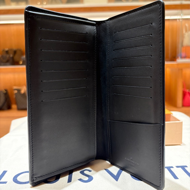 【台中現貨,大容量男用長夾】LV Brazzaville 棋盤格皮夾|黑灰極簡風格|多卡槽大鈔位|台中市北區現貨-11