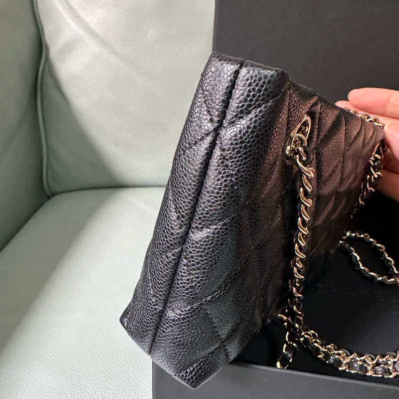 Chanel香奈兒 25B黑色雙C金扣 mini托特包,閒置未使用帶膜,專櫃購入,全套配件齊全(購物小票、防塵袋、包裝盒),尺寸11.5*21.5cm-4