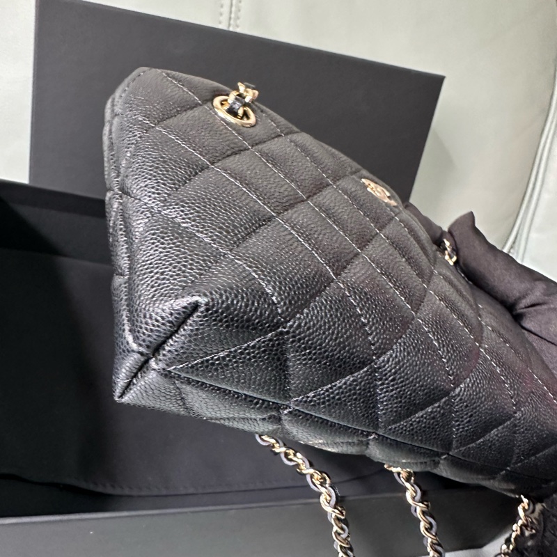 Chanel香奈兒 25B黑色雙C金扣 mini托特包,閒置未使用帶膜,專櫃購入,全套配件齊全(購物小票、防塵袋、包裝盒),尺寸11.5*21.5cm-5