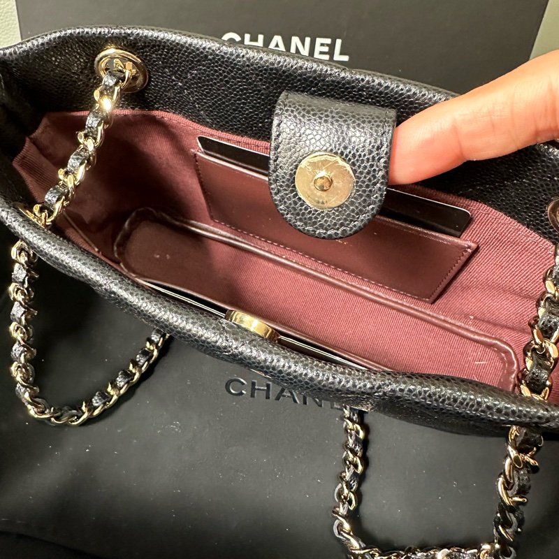 Chanel香奈兒 25B黑色雙C金扣 mini托特包,閒置未使用帶膜,專櫃購入,全套配件齊全(購物小票、防塵袋、包裝盒),尺寸11.5*21.5cm-6