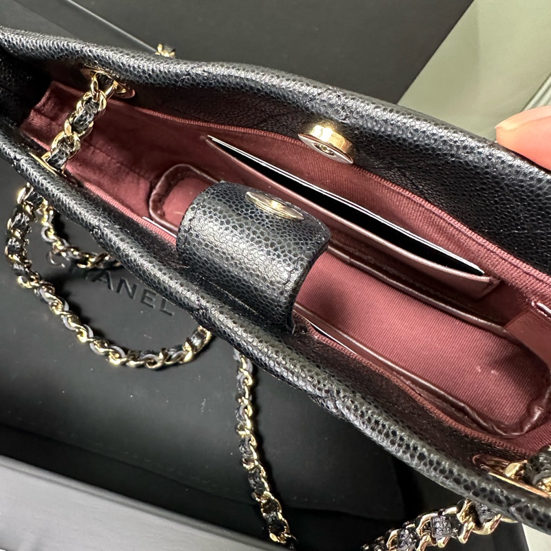 Chanel香奈兒 25B黑色雙C金扣 mini托特包,閒置未使用帶膜,專櫃購入,全套配件齊全(購物小票、防塵袋、包裝盒),尺寸11.5*21.5cm-9