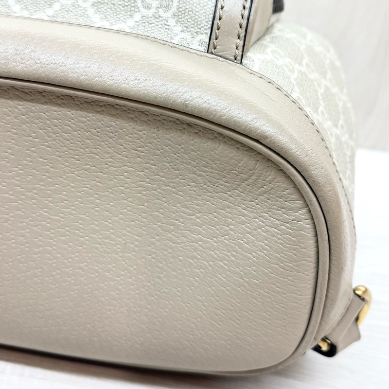 GUCCI燕麥老花Retro綠紅綠背帶下蓋磁吸束口後背包674147-12