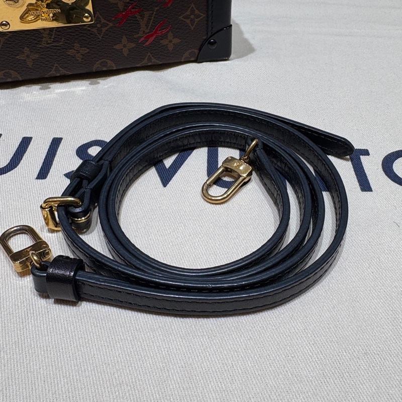 【經典珍藏級小硬箱】LV Petite Malle Monogram 老花金扣硬盒包|經典黑邊小硬箱|三用可調背帶|台中市北區現貨-5