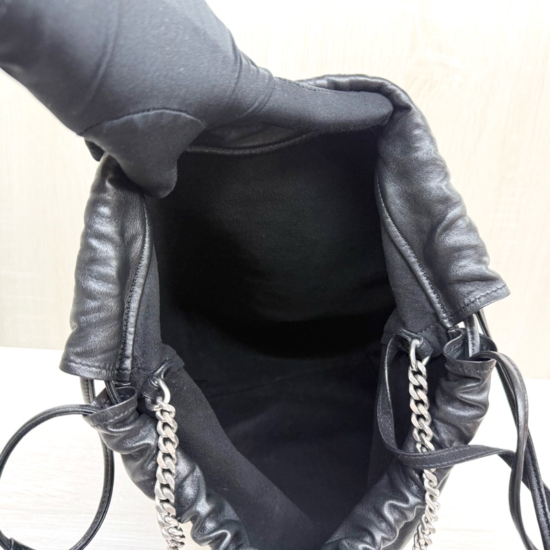 YSL 黑銀羊皮抽繩束口肩背鍊包538447-7