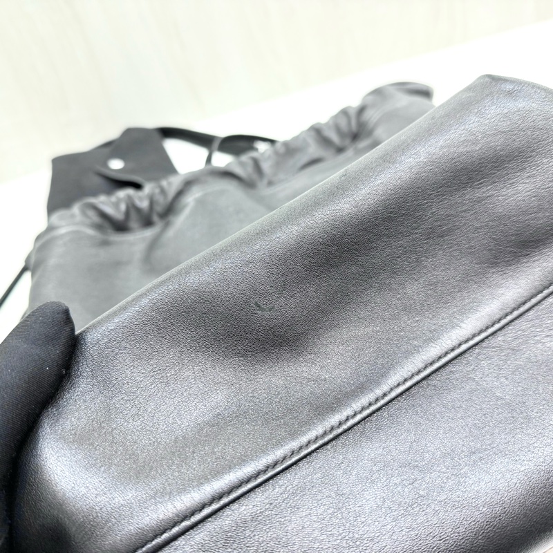 YSL 黑銀羊皮抽繩束口肩背鍊包538447-15