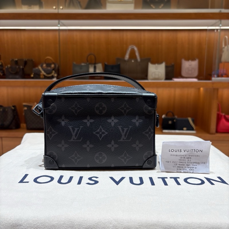 【稀有限量黑魂盒包】Louis Vuitton Soft Trunk Mini 黑色壓紋老花｜斜背/肩背兩用｜韓國購入附收據｜台中市北區現貨-0