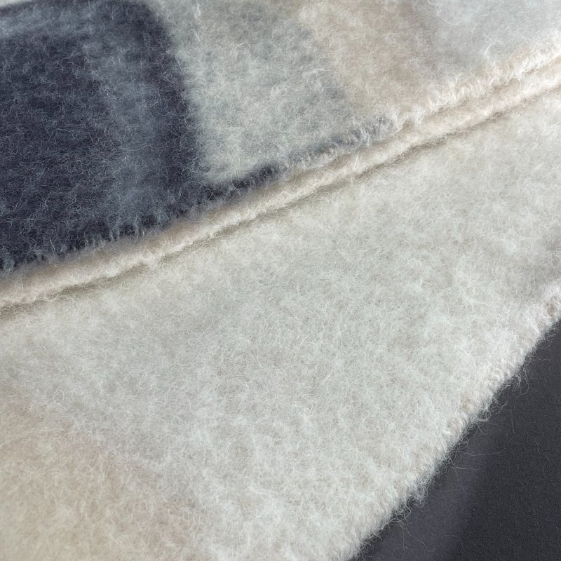 LOEWE 羊駝毛山水畫圍巾-2