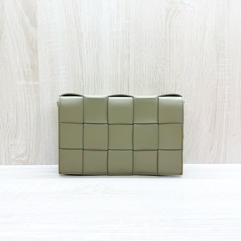 BV洞石綠小羊皮CASSETTE大格編織側背包578004-0