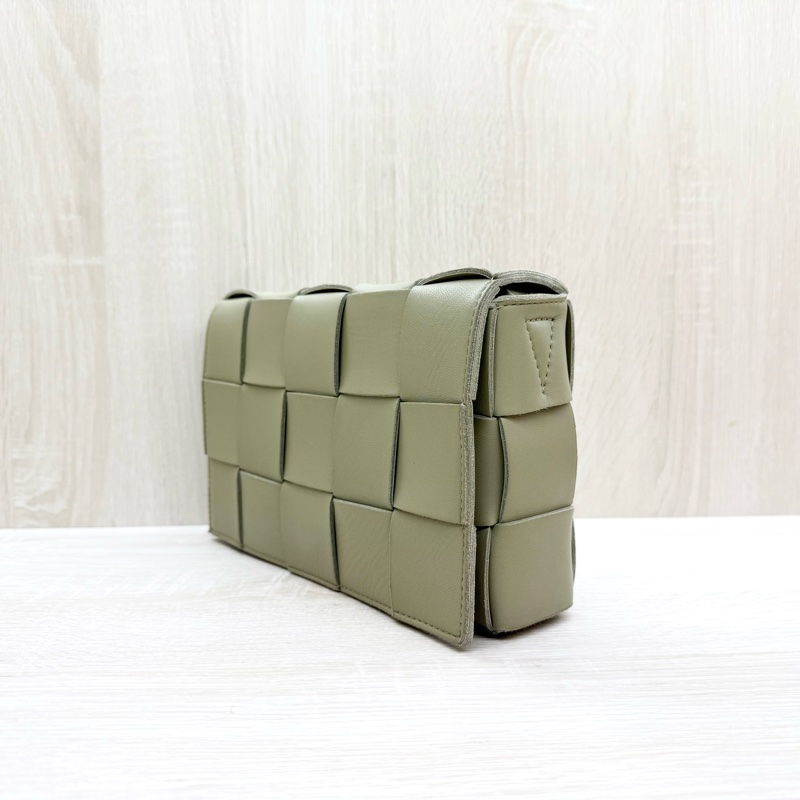 BV洞石綠小羊皮CASSETTE大格編織側背包578004-2