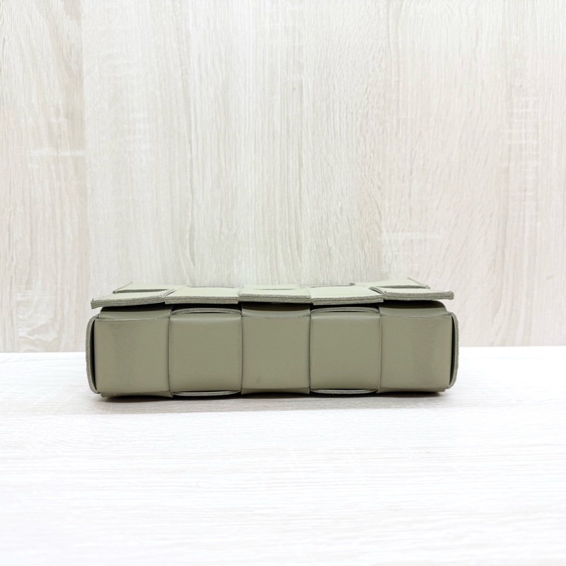 BV洞石綠小羊皮CASSETTE大格編織側背包578004-4