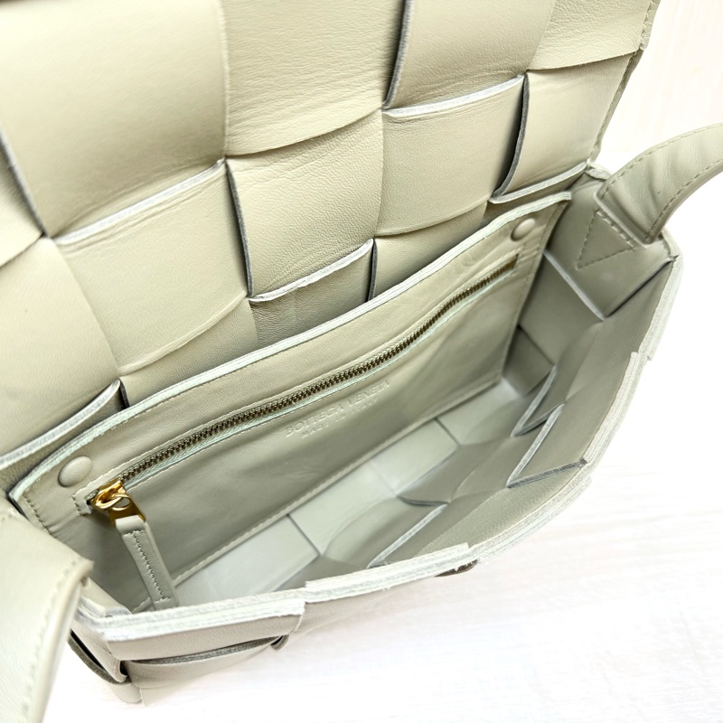 BV洞石綠小羊皮CASSETTE大格編織側背包578004-6