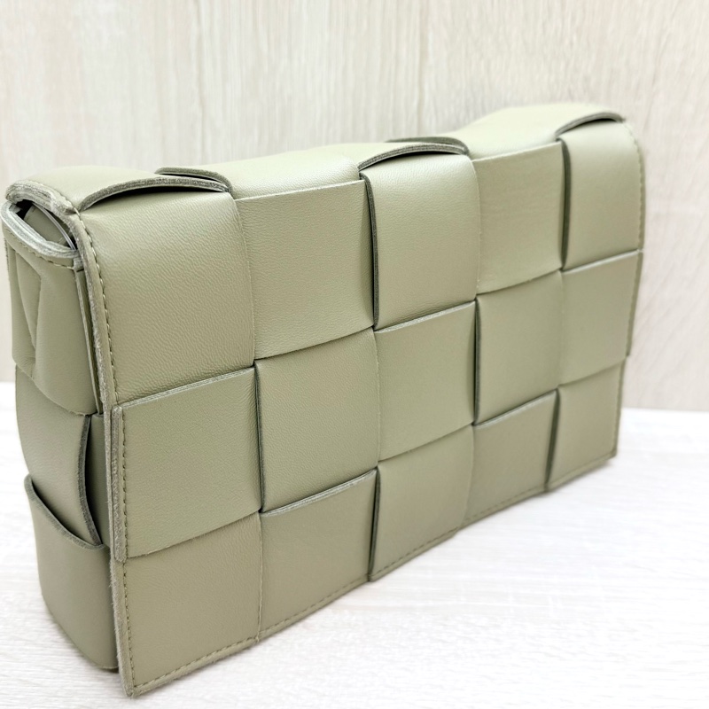 BV洞石綠小羊皮CASSETTE大格編織側背包578004-12