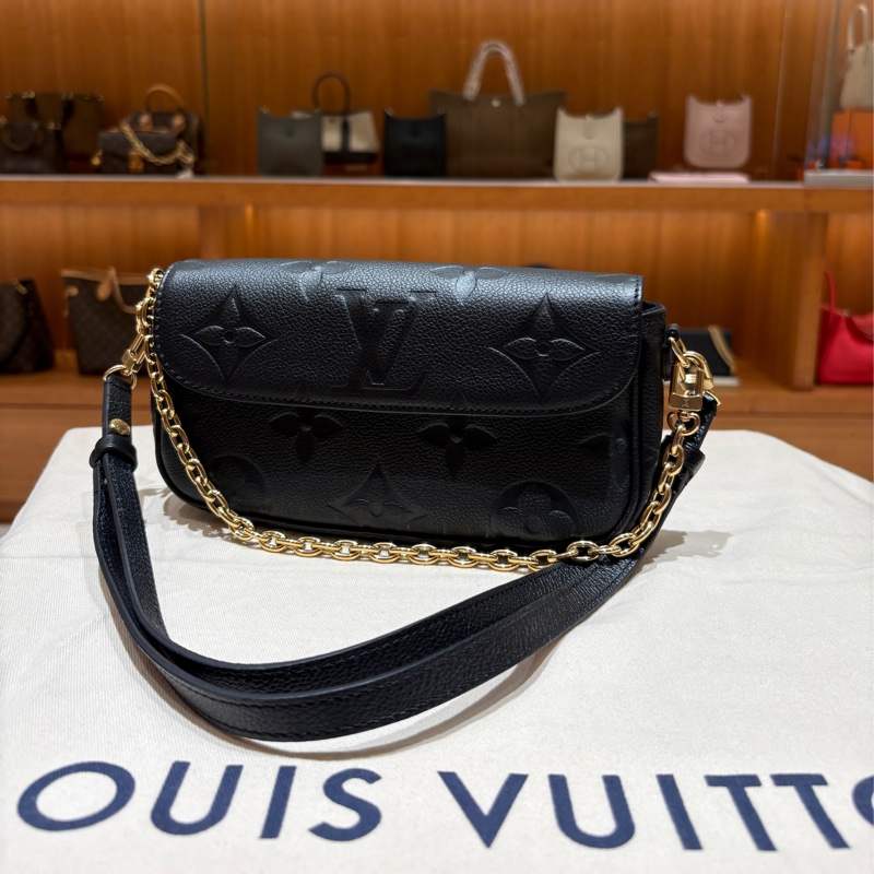 【鏈條背法百變實搭】Louis Vuitton Ivy WOC 法棍鏈包 黑色壓紋牛皮|斜背/肩背/手拿三用|台中市北區現貨-6
