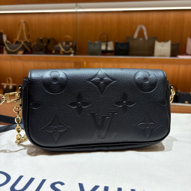 【鏈條背法百變實搭】Louis Vuitton Ivy WOC 法棍鏈包 黑色壓紋牛皮|斜背/肩背/手拿三用|台中市北區現貨-7