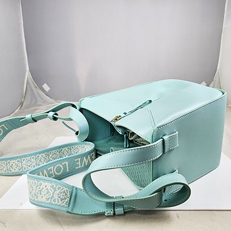 *奢華大道國際精品＊【LW221】LOEWE TIFFANY藍小牛皮兔年限定吊床包 (小款)-2