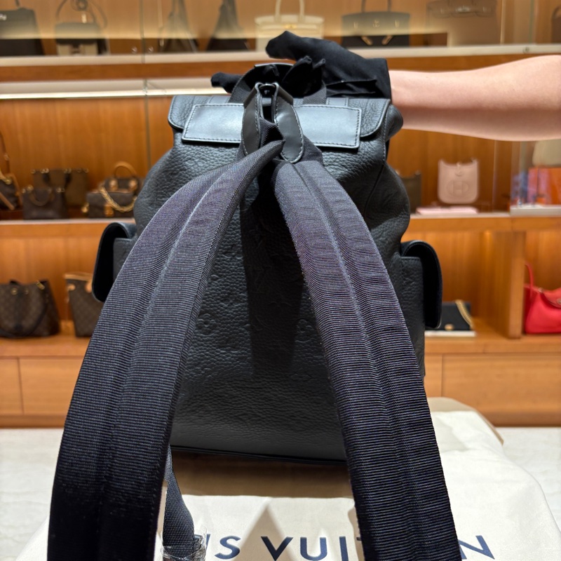 Louis Vuitton Christopher PM 黑色壓紋牛皮後背包-1