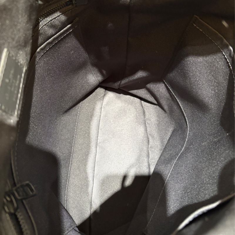 Louis Vuitton Christopher PM 黑色壓紋牛皮後背包-9