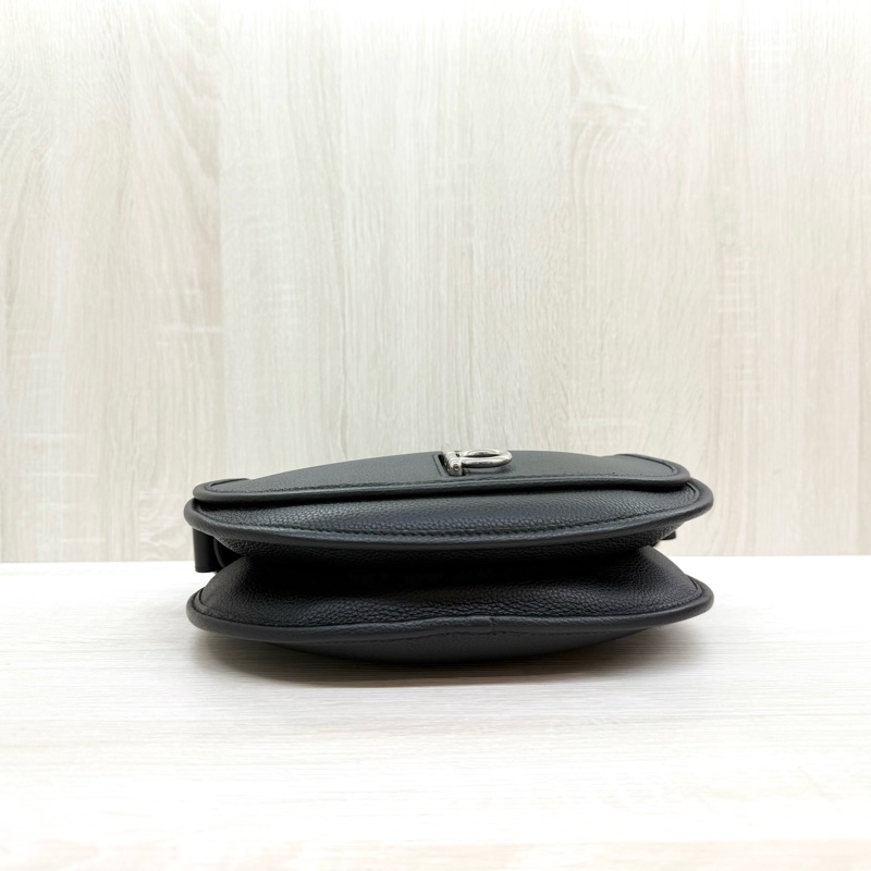 Burberry黑銀牛皮Rocking hores-5