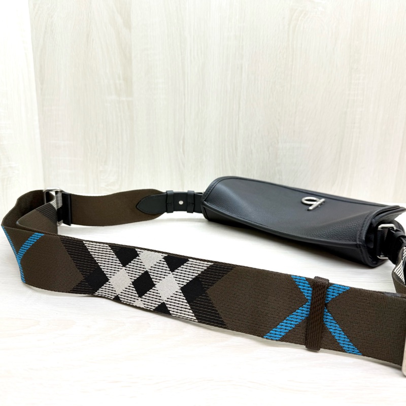 Burberry黑銀牛皮Rocking hores-9