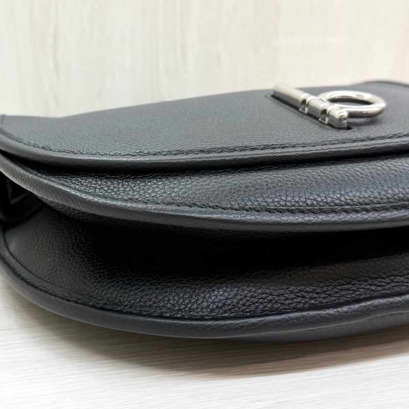 Burberry黑銀牛皮Rocking hores-13