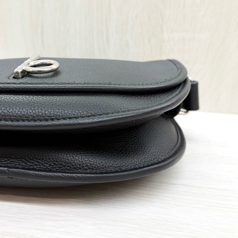 Burberry黑銀牛皮Rocking hores-14