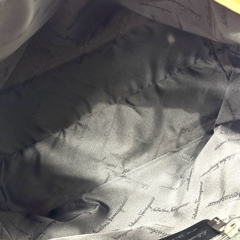 Ferragamo拉菲格慕白老花腋下包-13