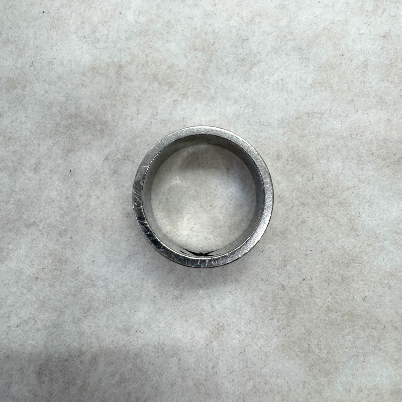 LV鏤空logo戒指-10