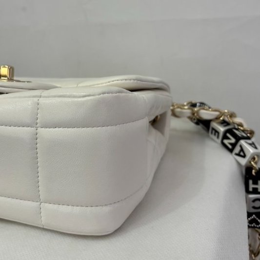 CHANEL白色方框車線方胖子-5