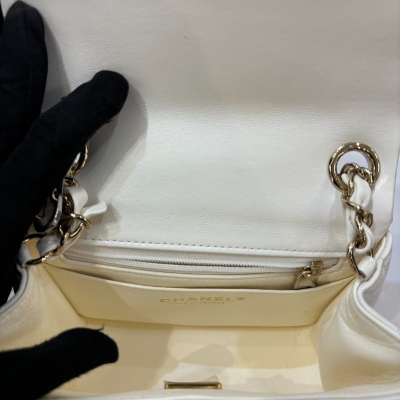 CHANEL白色方框車線方胖子-9