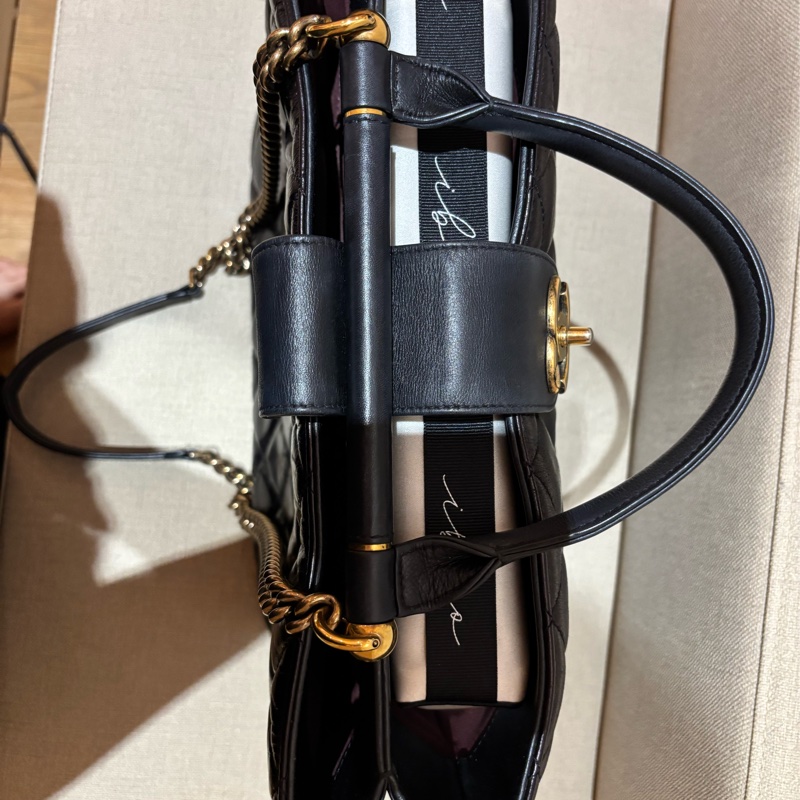 香奈兒菱格紋亮面小牛皮金條購物手提包-15