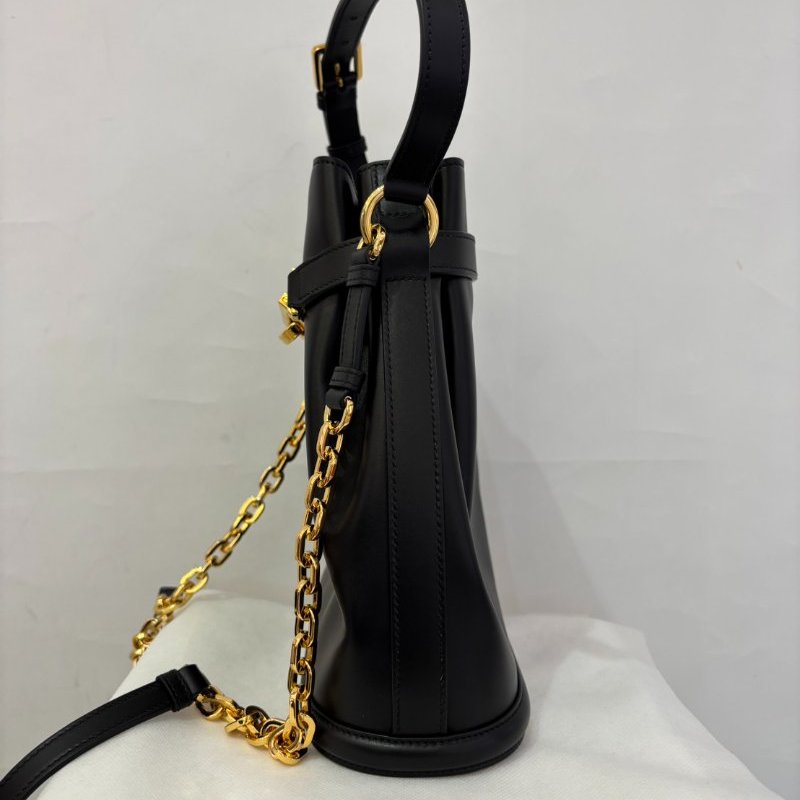 DIOR 黑全皮水桶包-1