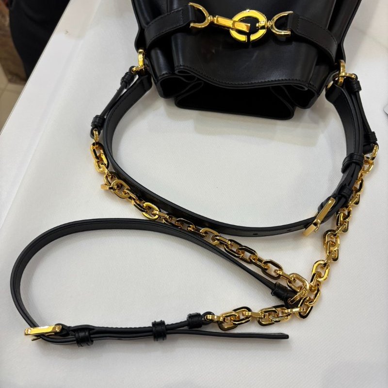 DIOR 黑全皮水桶包-8