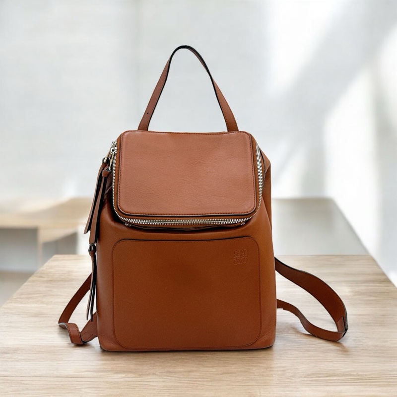 莉亞精品♡ Loewe 焦糖色後背包 二手美包-0