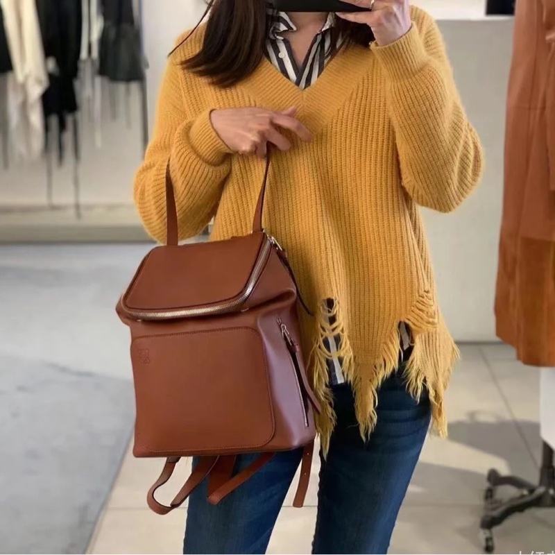 莉亞精品♡ Loewe 焦糖色後背包 二手美包-1