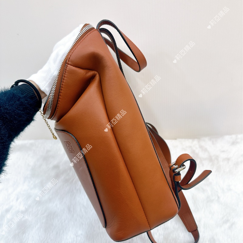 莉亞精品♡ Loewe 焦糖色後背包 二手美包-4