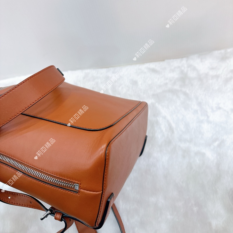 莉亞精品♡ Loewe 焦糖色後背包 二手美包-11