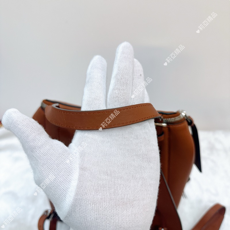 莉亞精品♡ Loewe 焦糖色後背包 二手美包-12