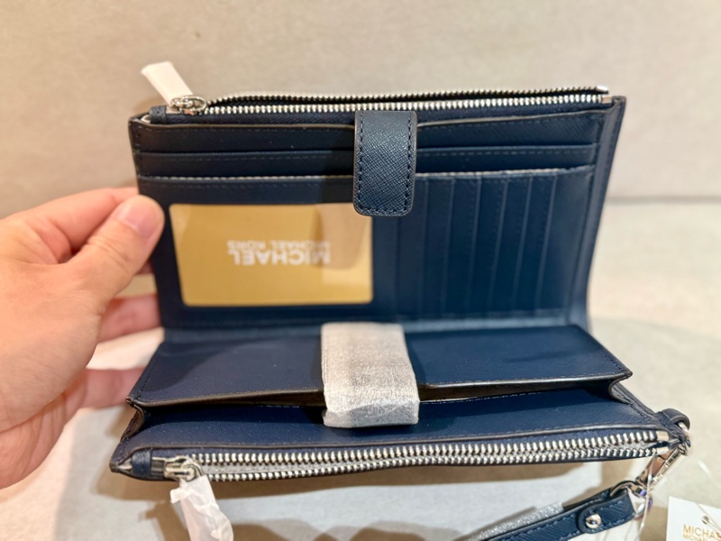 Micheal kors MK 藍色 十字紋防刮皮革 雙層手掛式手拿-1