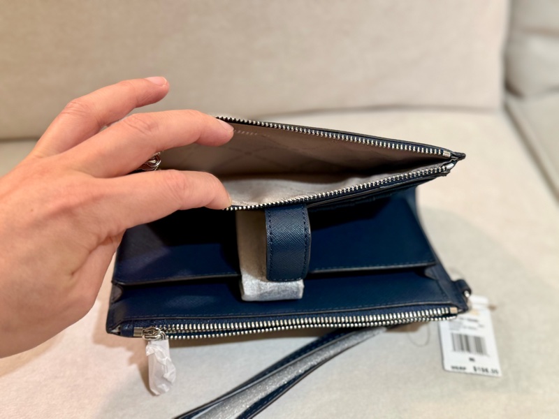 Micheal kors MK 藍色 十字紋防刮皮革 雙層手掛式手拿-2