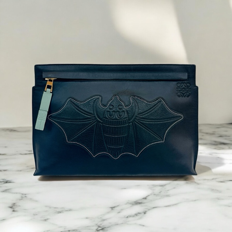 莉亞精品♡ Loewe 蝙蝠手拿包 黑 二手美品-0