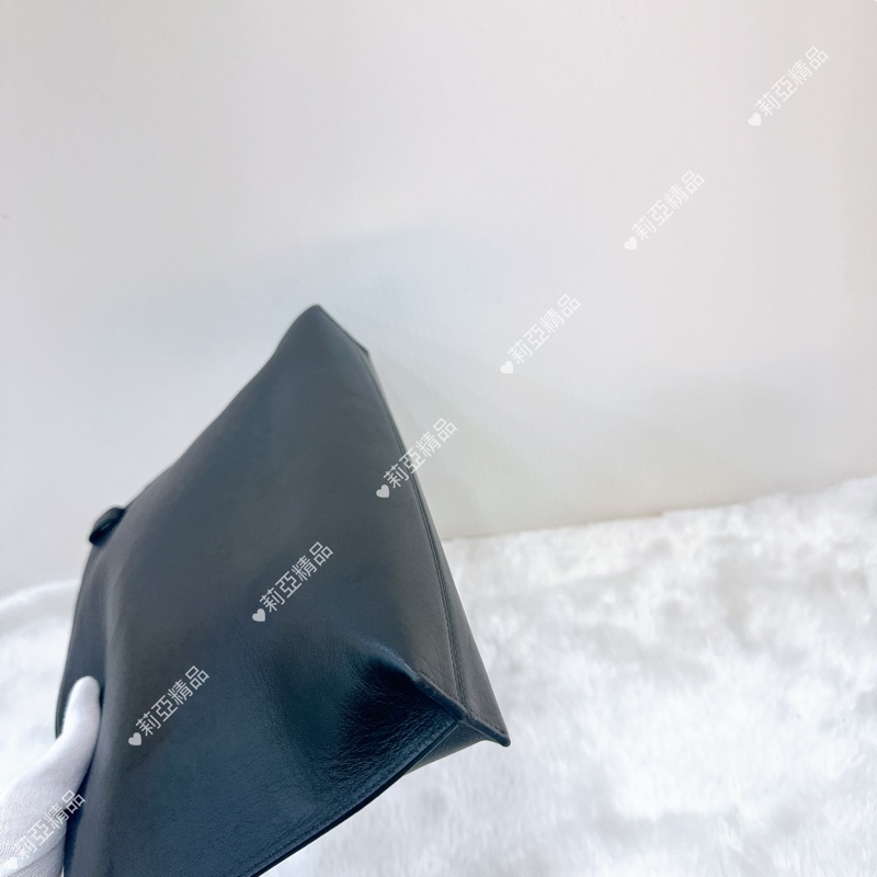 莉亞精品♡ Loewe 蝙蝠手拿包 黑 二手美品-9