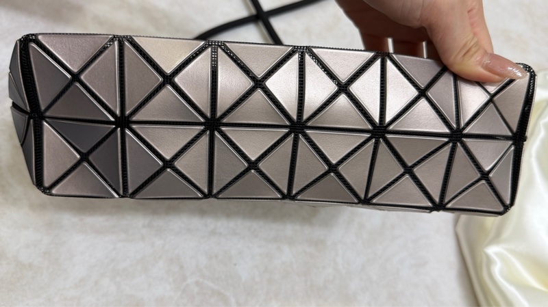 ISSEY MIYAKE BAOBAO 墨繩豆腐包 淡銅色-5