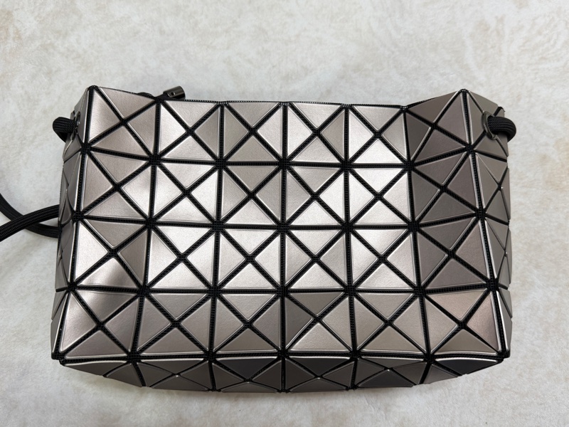ISSEY MIYAKE BAOBAO 墨繩豆腐包 淡銅色-13